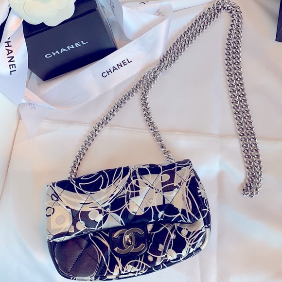 CHANEL RARE Kaleidoscope Abstract Quilted Black White Silk Bag Bijoux Silver 🖤 - Picture 12 of 16